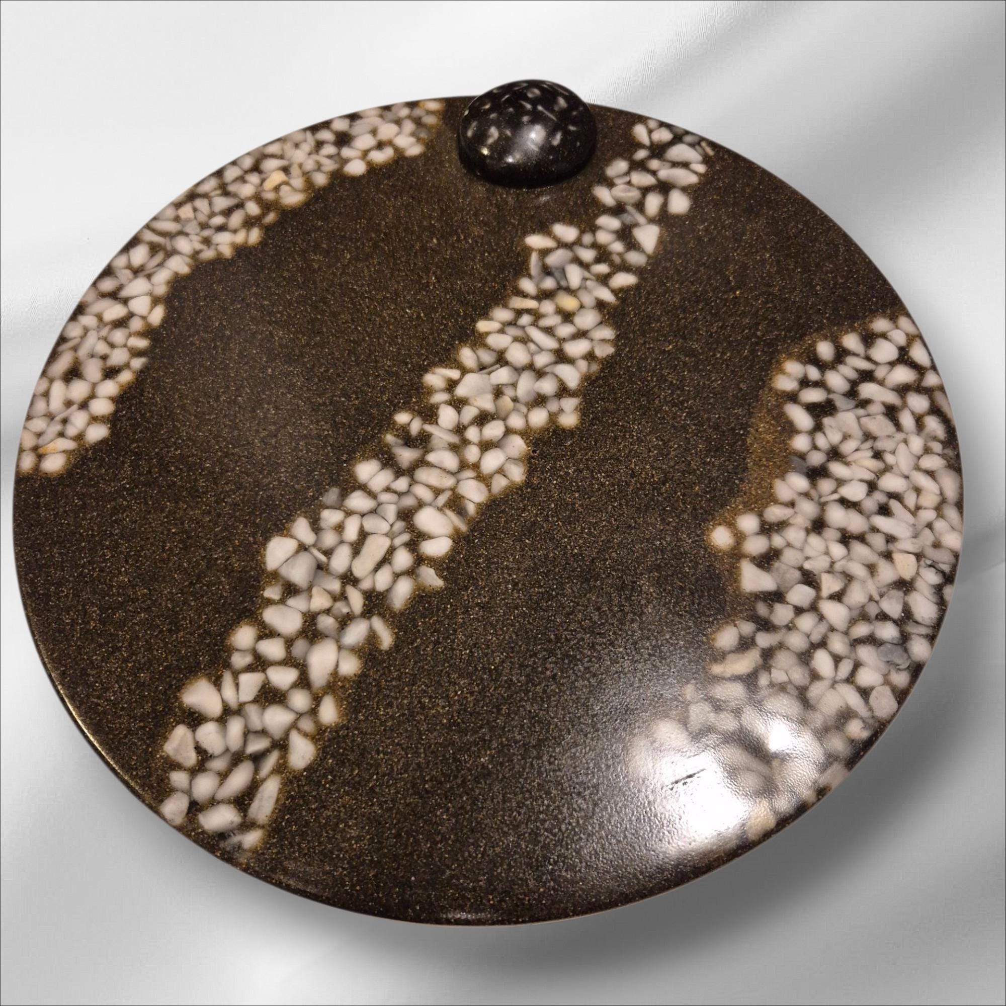 Handmade Decorative Tray: Artificial Stone with Italian Pebbles. 36 cm diameter