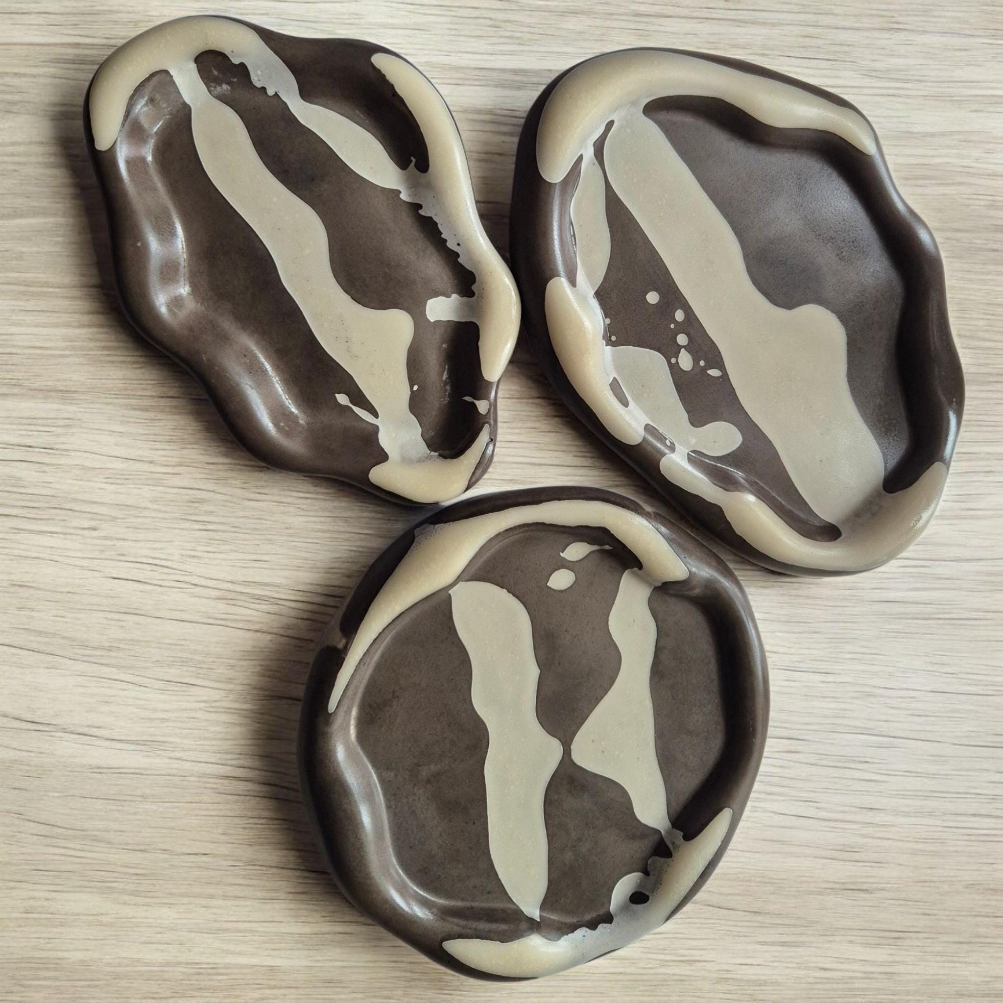 Set of 3 multifunctional trays made of polymer concrete and resin.