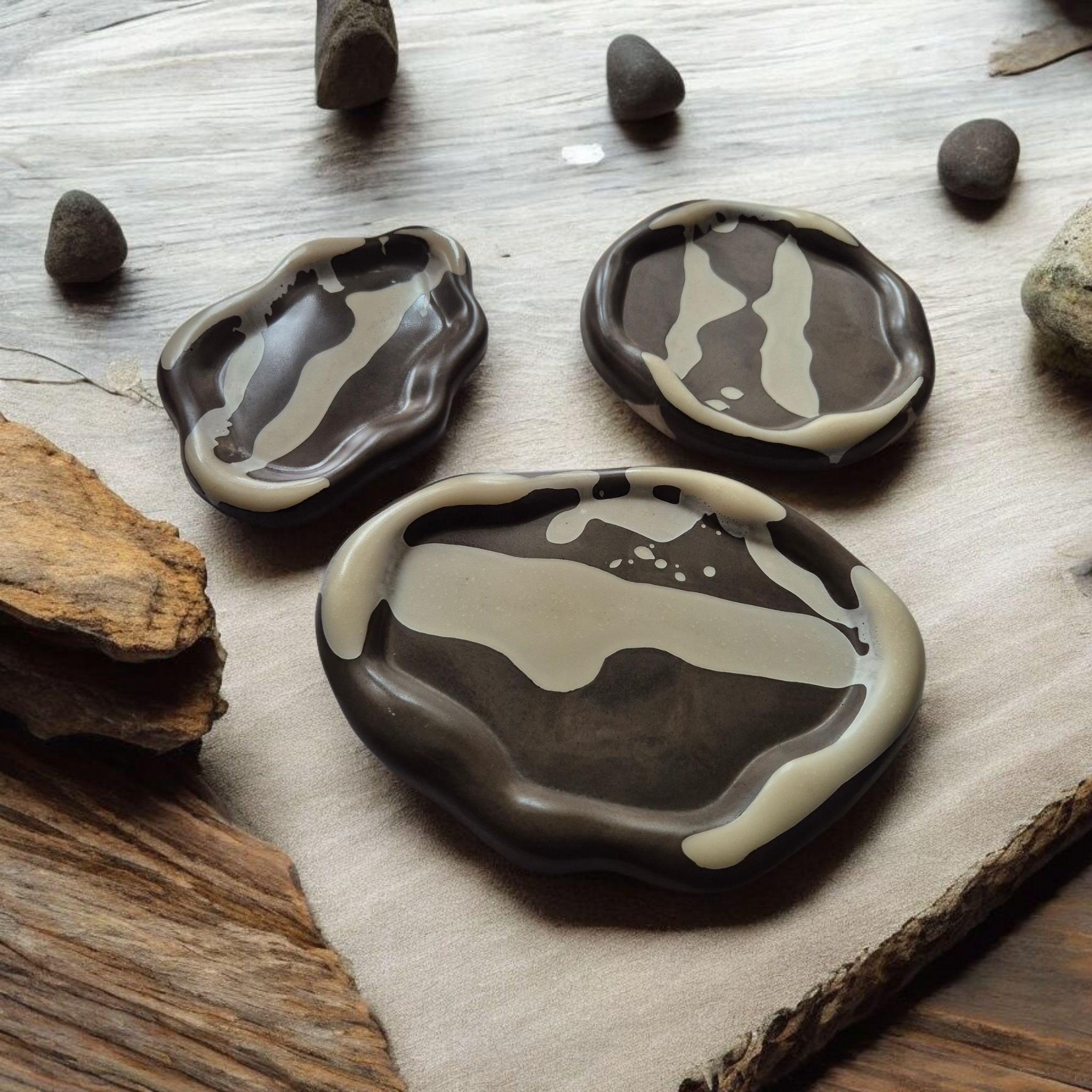 Set of 3 multifunctional trays made of polymer concrete and resin.