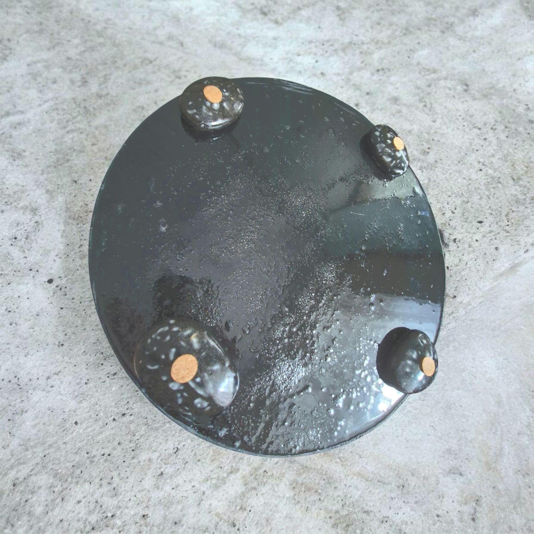 Handmade Decorative Tray: Artificial Stone with Italian Pebbles. 36 cm diameter