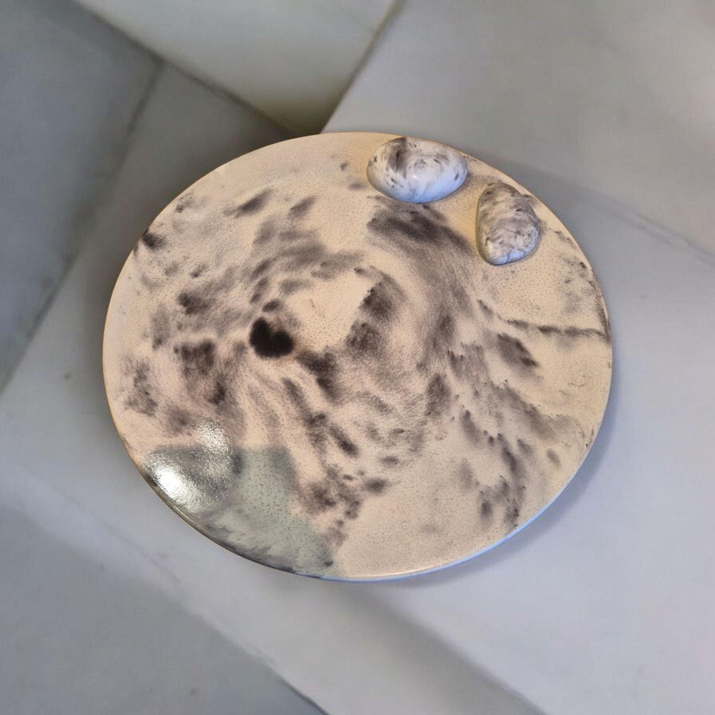 Декоративная тарелка ручной работы из смеси мраморной крошки, бетона и полимеров, покрытие Tenax Food-Safe, 36 см. WET EFFECT!!!