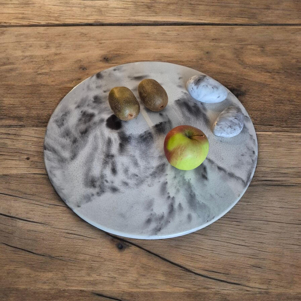 Декоративная тарелка ручной работы из смеси мраморной крошки, бетона и полимеров, покрытие Tenax Food-Safe, 36 см. WET EFFECT!!!