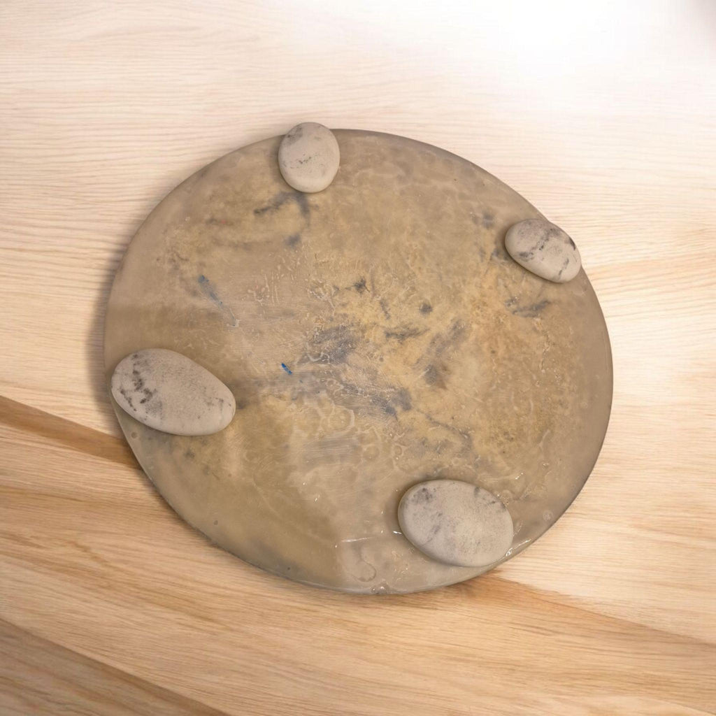 Декоративная тарелка ручной работы из смеси мраморной крошки, бетона и полимеров, покрытие Tenax Food-Safe, 36 см. WET EFFECT!!!