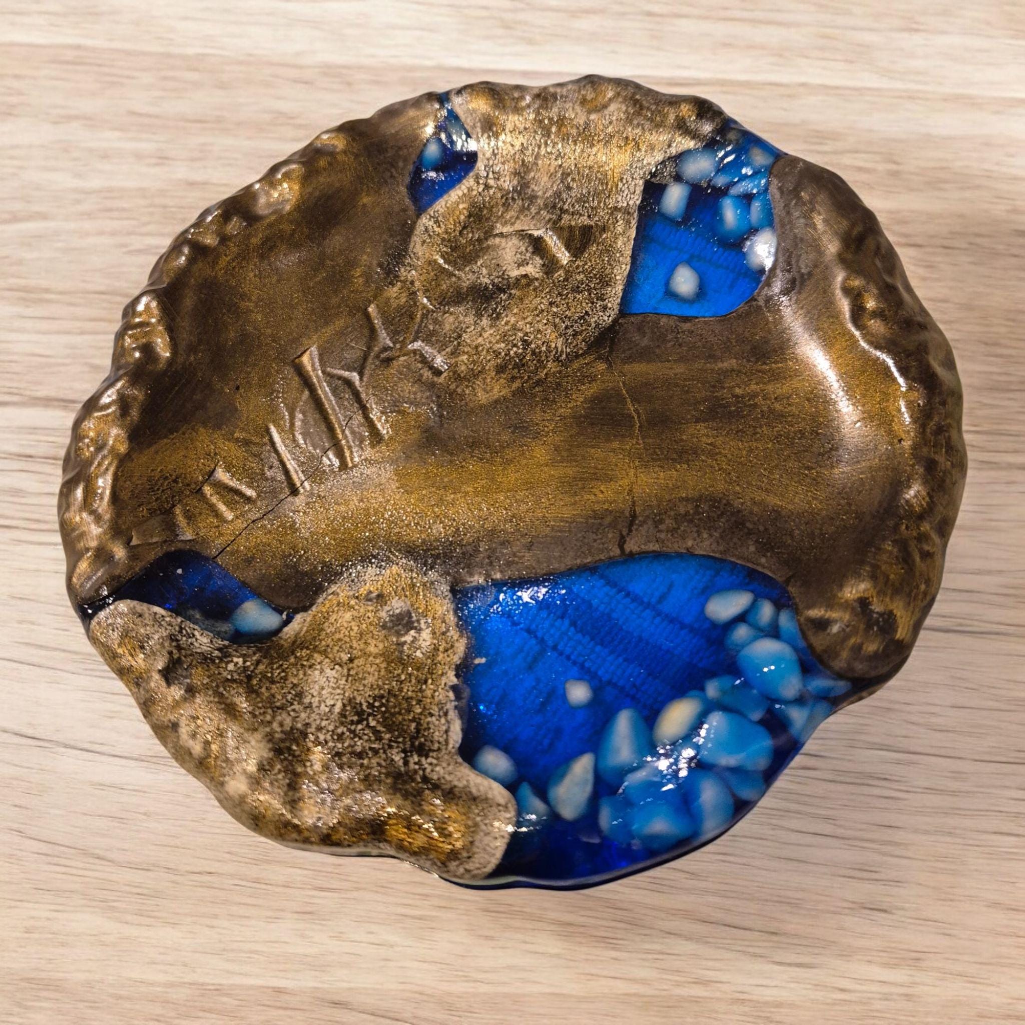 Handcrafted Decorative Resin & Marble Powder Tray Set - 36 cm Round Art Tray with Wooden Leaf Bowl | Blue Stone Chips | Unique Home Decor