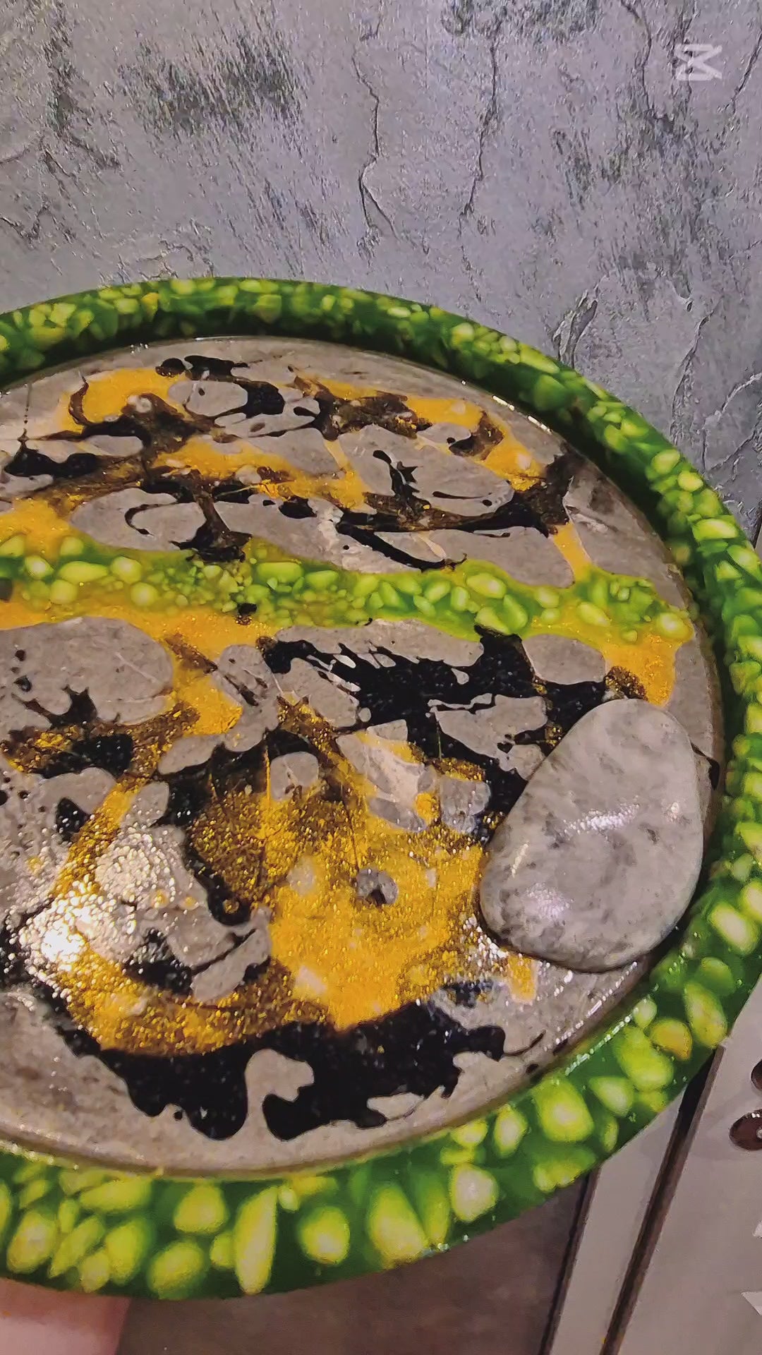 Handcrafted Marble Chip Resin Plate (30 cm) & Organic-Shaped Bowl 24x15 cm) - Unique Art Decor Set.